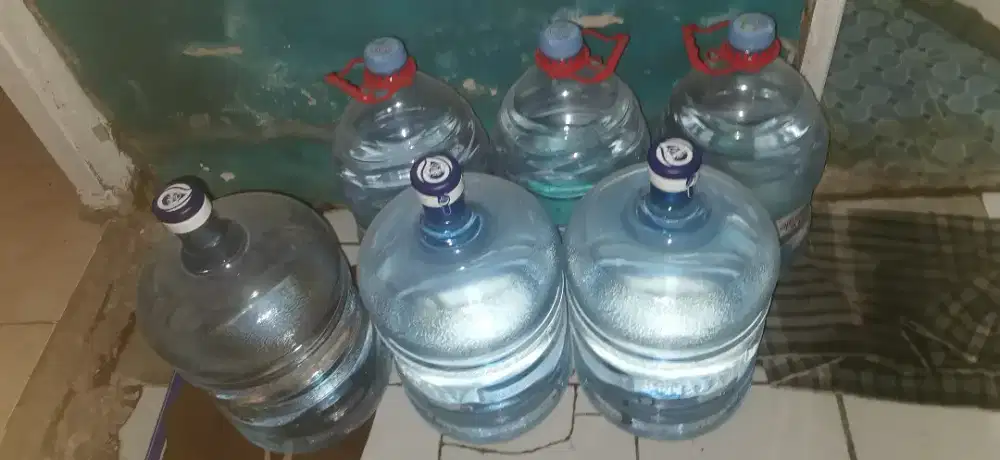 Aqua, lemineral, keranjang galon