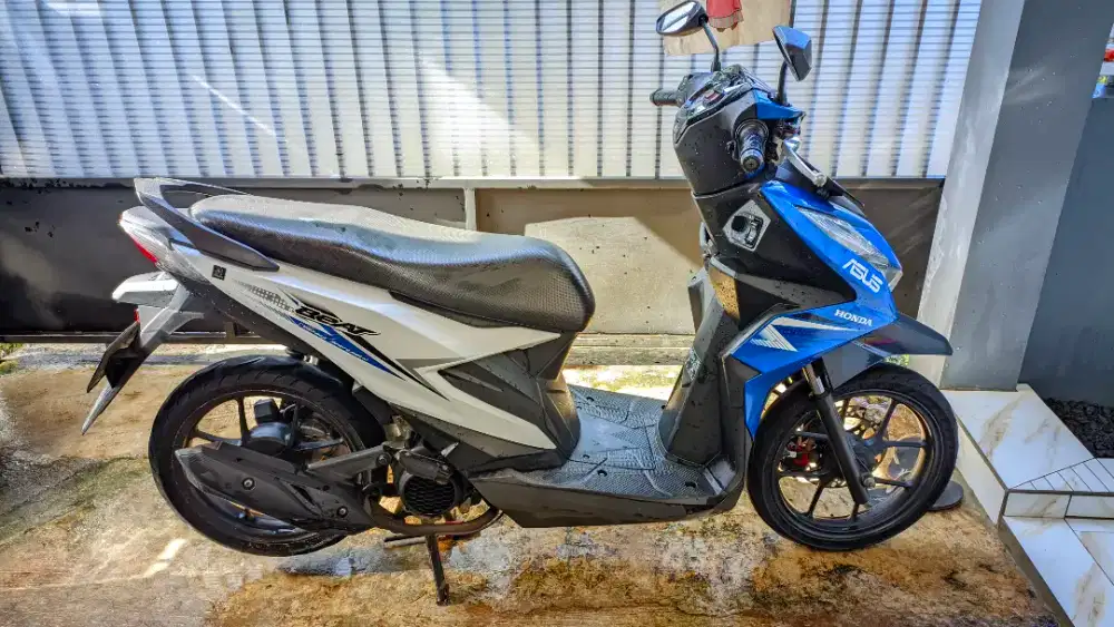 CEPAT AJA. BEAT DELUXE WARNA BIRU PUTIH