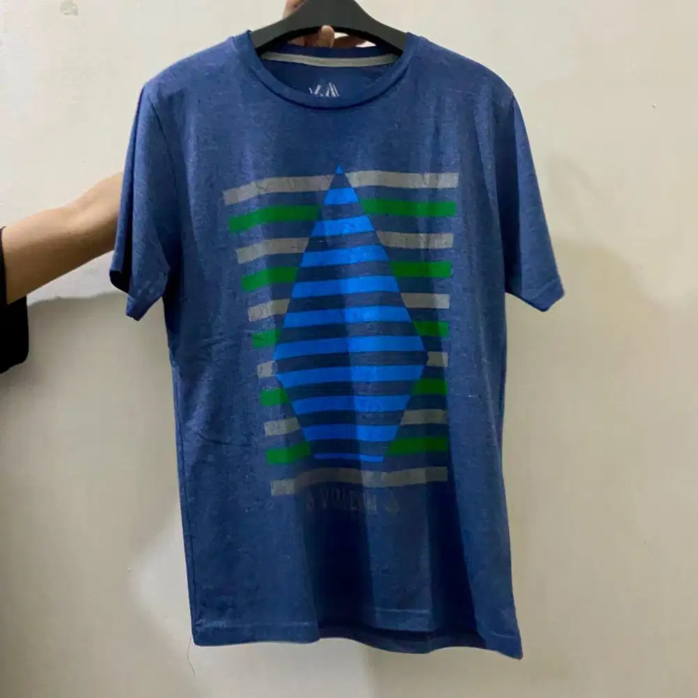 Kaos Volcom Biru