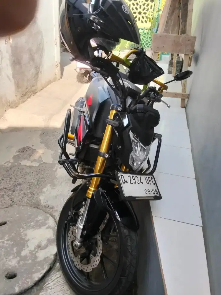 jual motor cb150r..komplit hitam siaap toouring