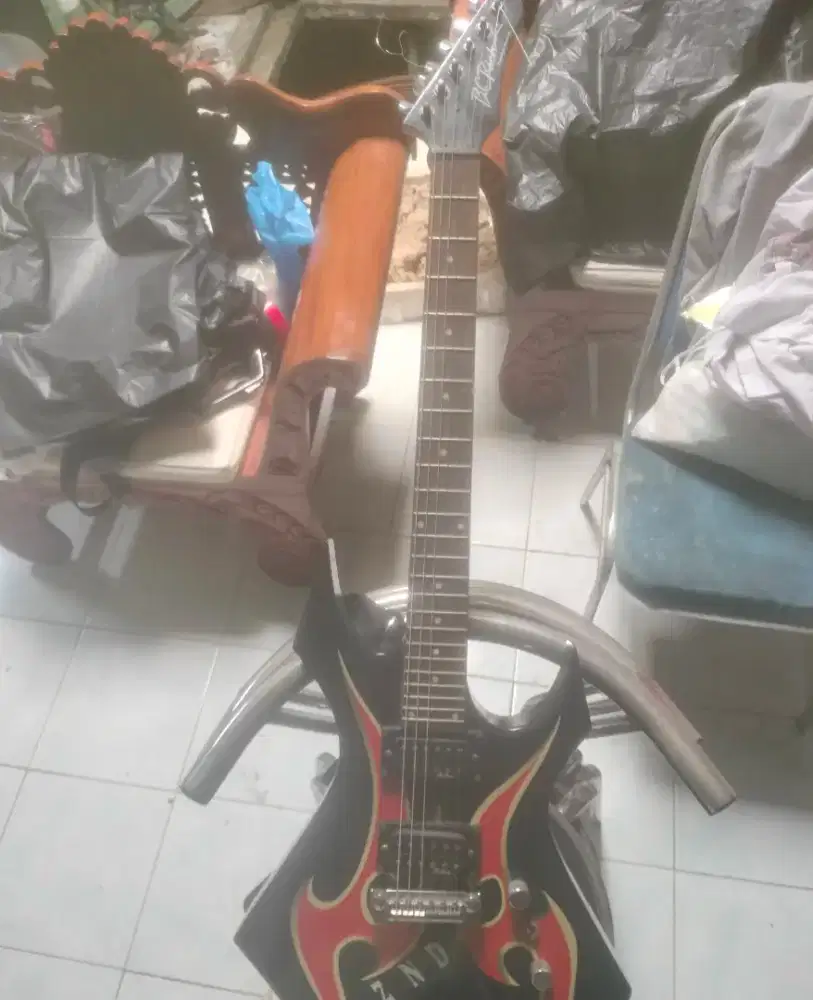 GITAR BC RICH BRONZE WARLOCK
RED