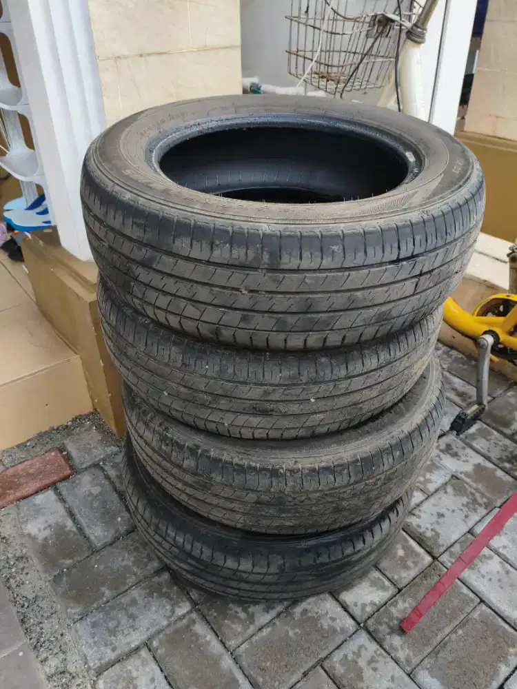 Ban Bekas, Ertiga Standart