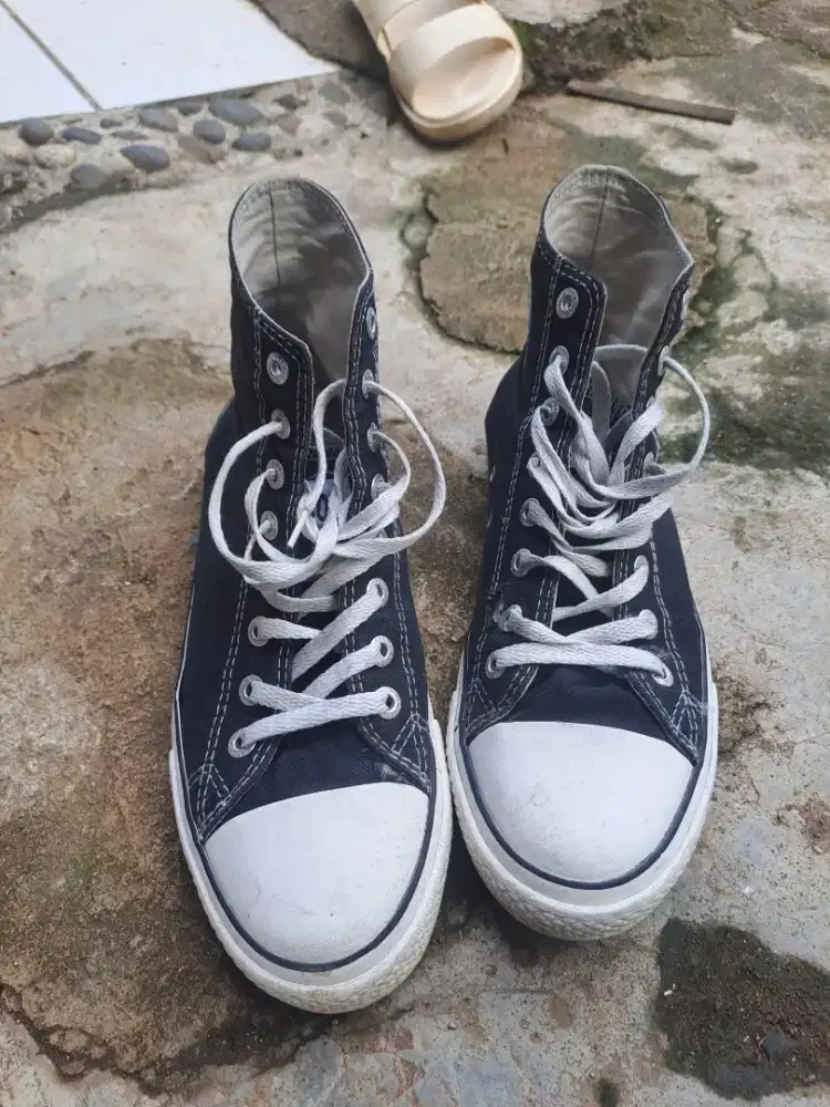 SEPATU WARRIOR Hitam