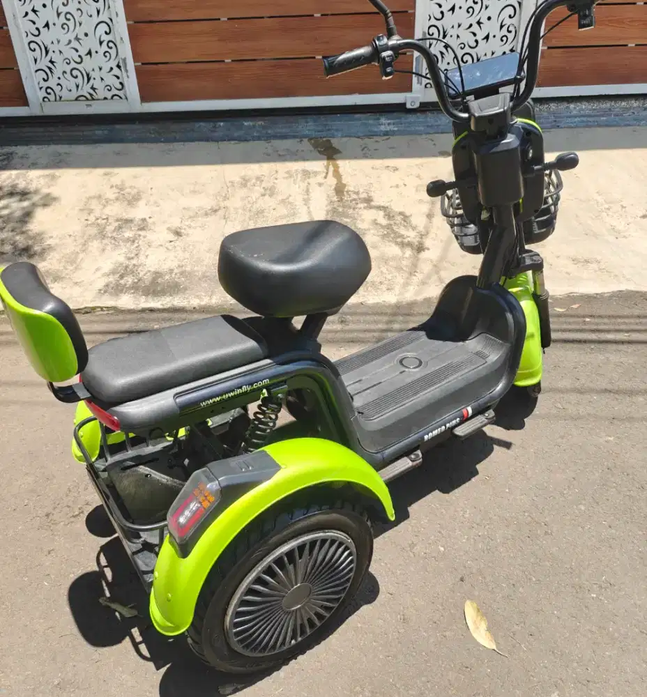 Sepeda Listrik Romeo Plus