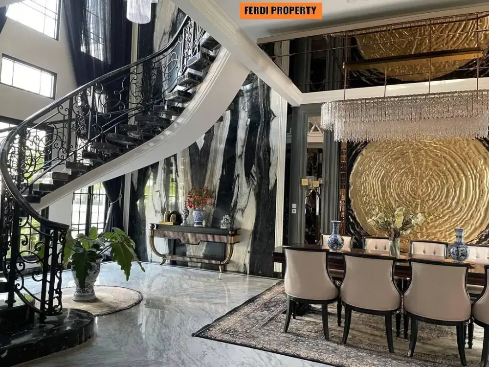 Rumah Mewah Paket komplit dilengkapi kolam renang lift dan karaoke roo
