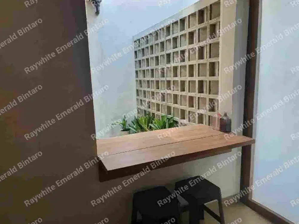 Rumah Murah Full Renovated 1.5 Lantai Furnished LT 72 di Graha Raya Bintaro