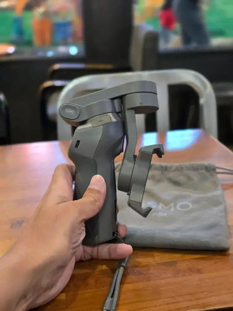 DJI Osmo Mobile 3 Gimbal - Tanpa Box