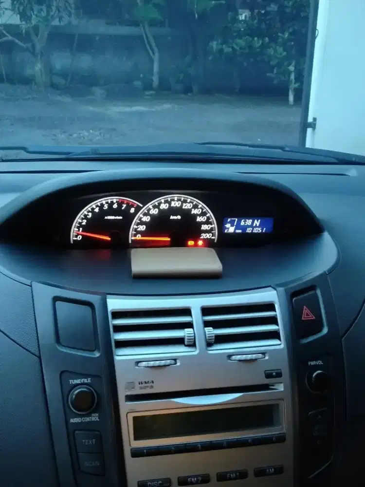Toyota Yaris Tipe E AT Tahun 2012/2013