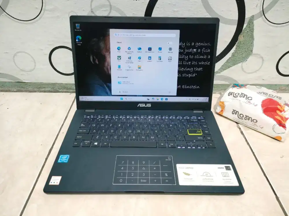 Laptop Asus  E410M Vivabook •CELERON N4020 •SSD 512GB •4GB •MULUS 97%