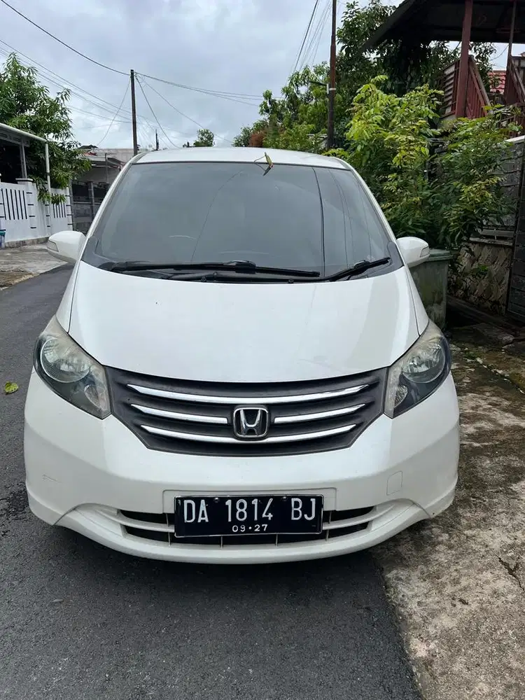 Di jual honda Freed PSD pintu elektrik
