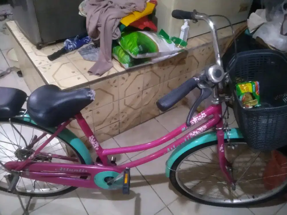 Sepeda cewek 26 inci merek at888