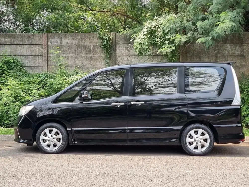 Nissan Serena 2014 Bensin