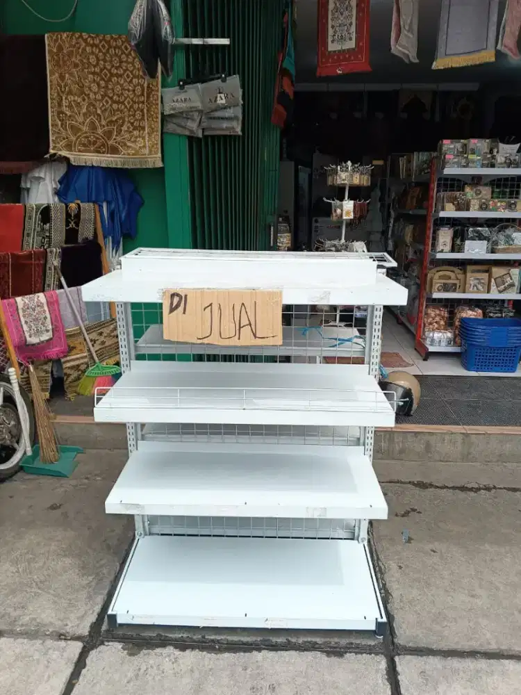 Rak besi pajangan usaha jualan