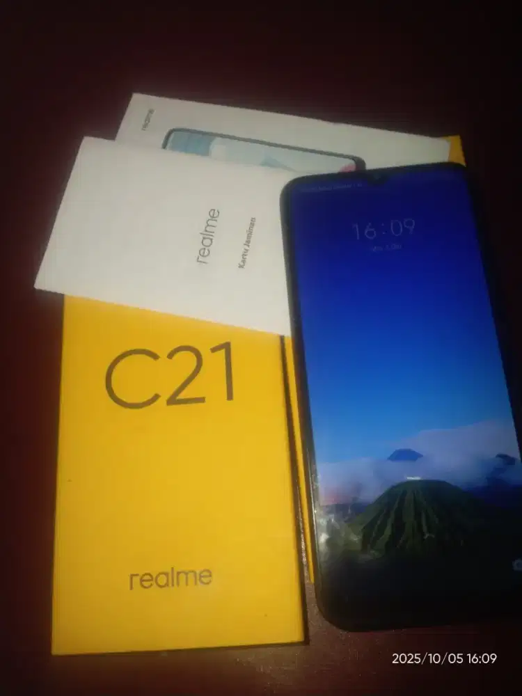 DIJUAL HANDPHONE REALME C2, RAM 3/32 + KOTAK