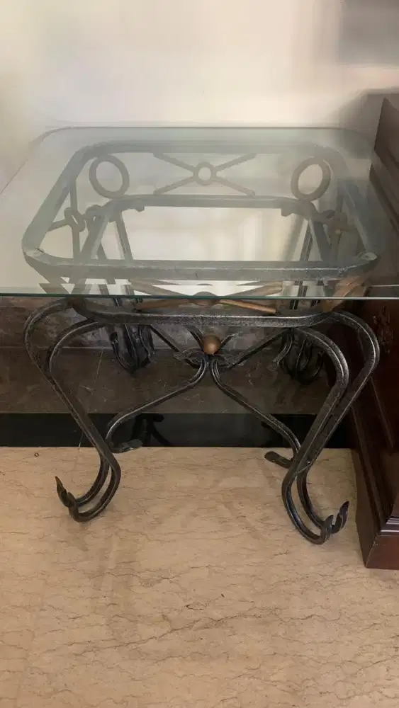 Meja samping kaca / side tables glass