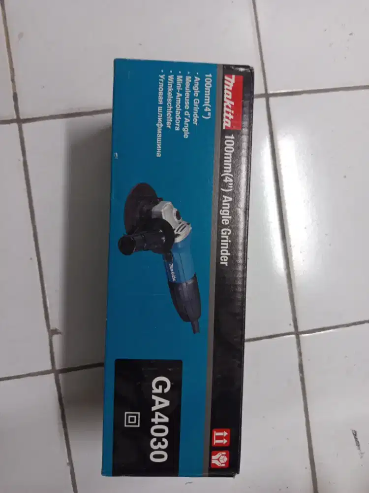 Mesin Gerinda Tangan (Angle Grinder) Makita GA4030 100mm (4).