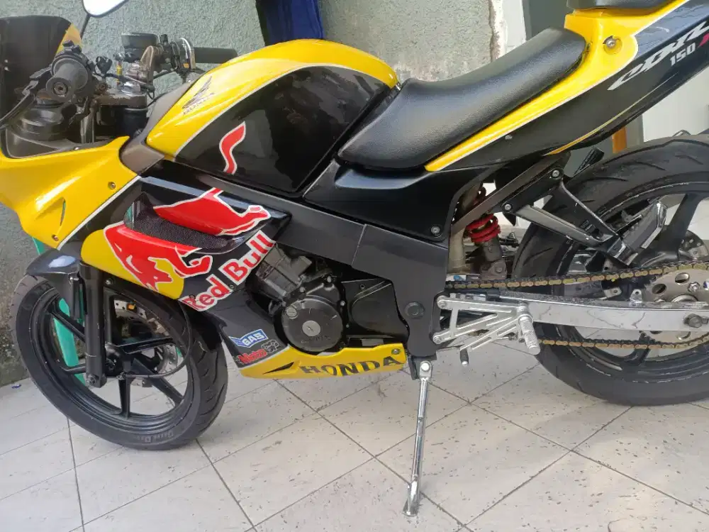 CBR150R thn 2006