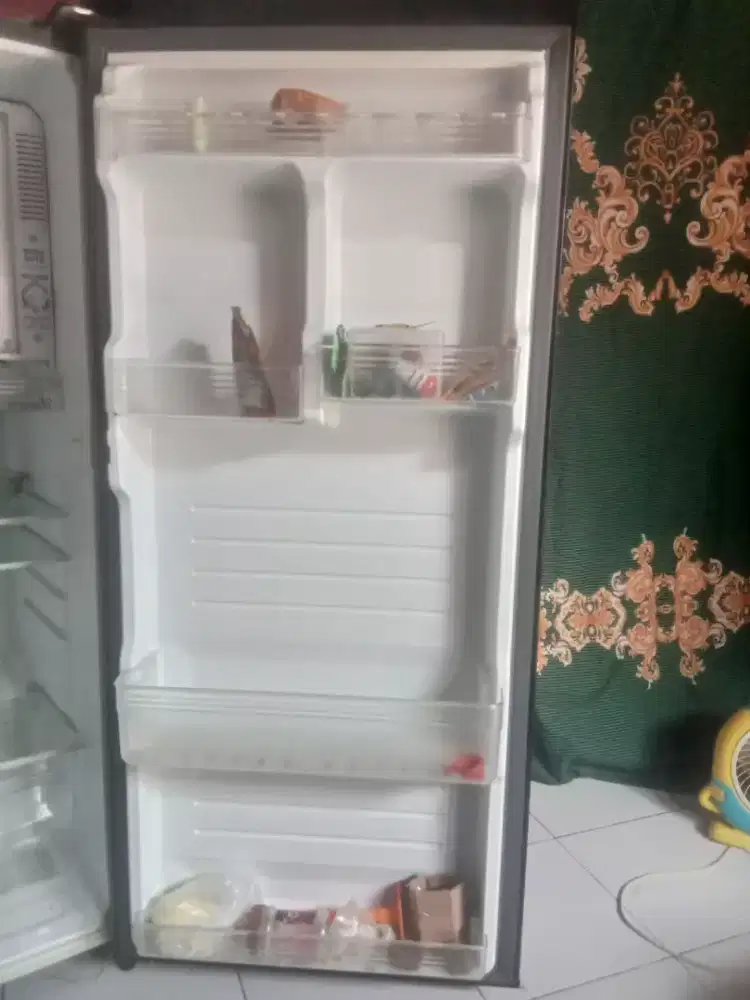 Kulkas, second, cantik