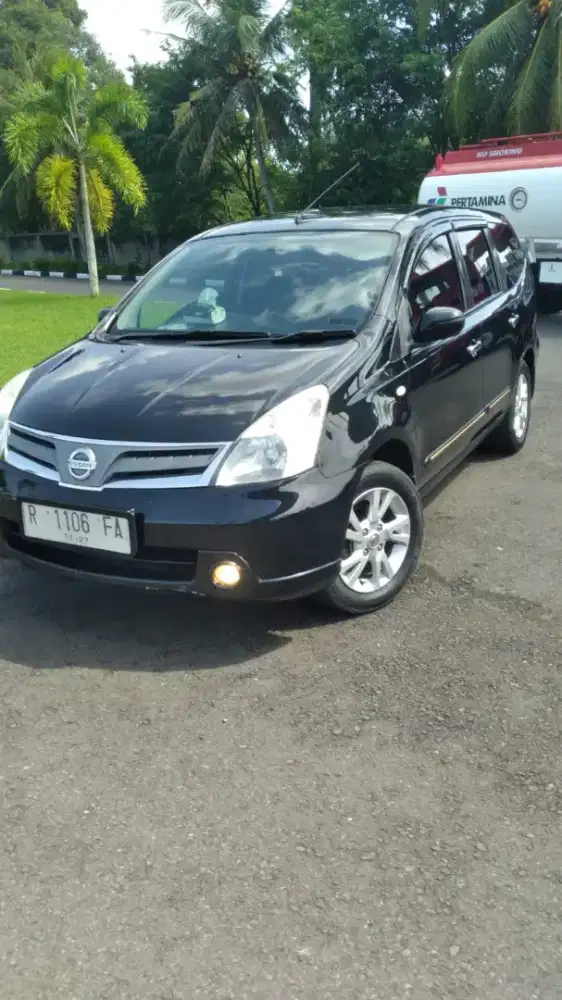 Grand Livina XV Automatic Tahun 2012