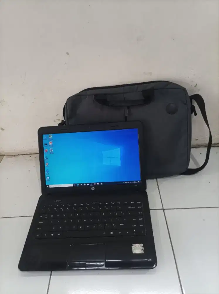 Laptop HP Ram 4 GB SSD 128 GB siap pakai