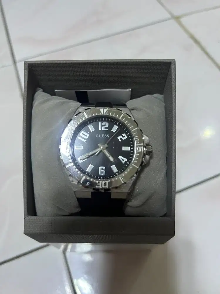 Jual jam tangan merek GUESS