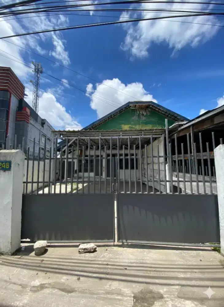 Disewakan Rumah pinggir jalan dekat kampus KT-4 KM-2 60/thn. Min 3 Bln