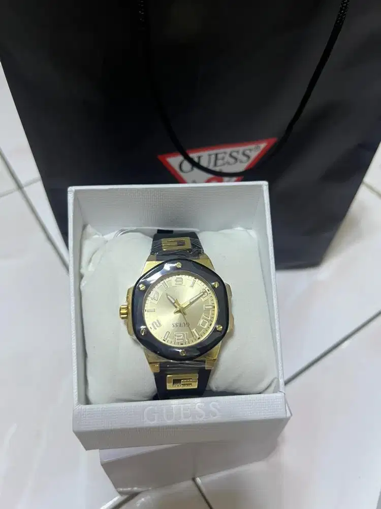 Jual jam tangan merek GUESS