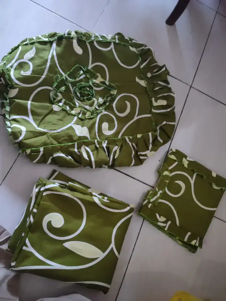 Satu set taplak meja