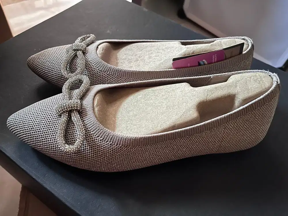 Sepatu skechers wanita