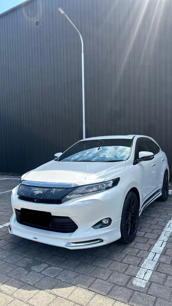 Asli Bali - Toyota Harrier Modelista Advance