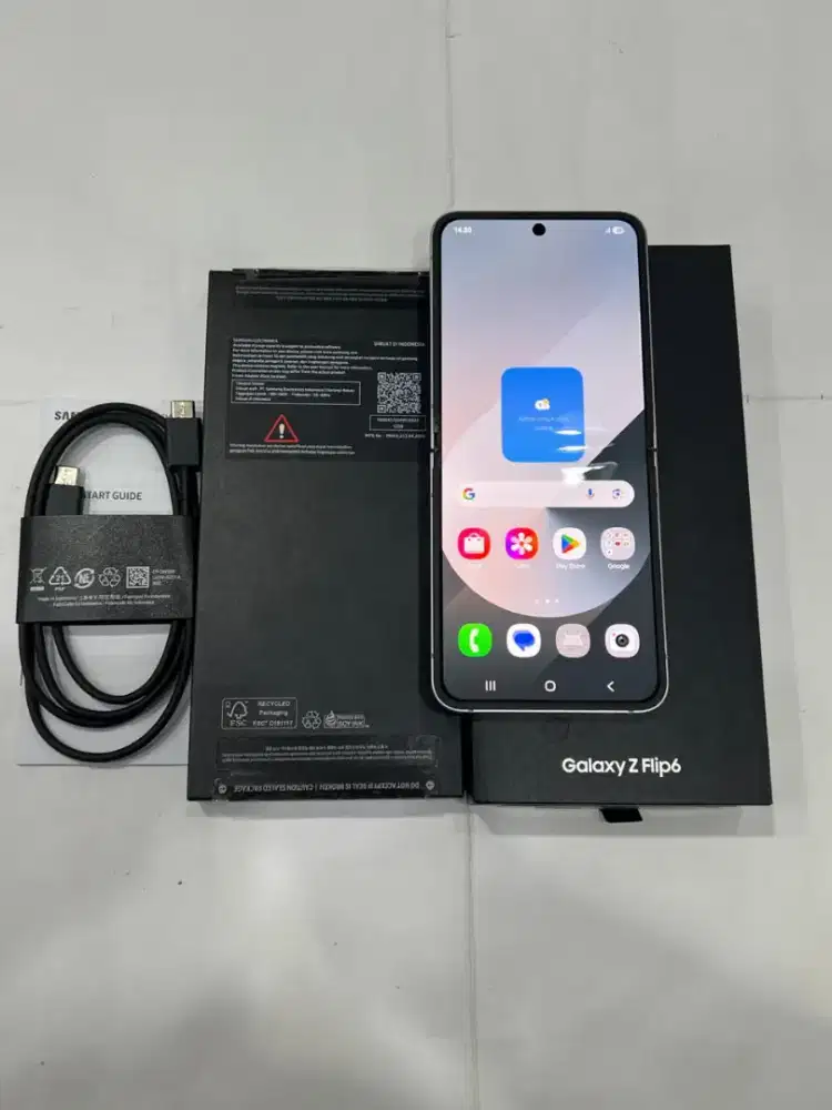 Samsung z flip 6
Ram 12/256gb ( like new )