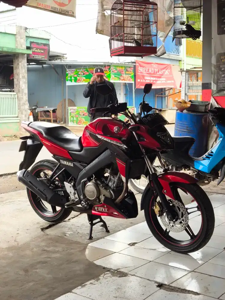 Vixion Advance Merah Hitam 2015
