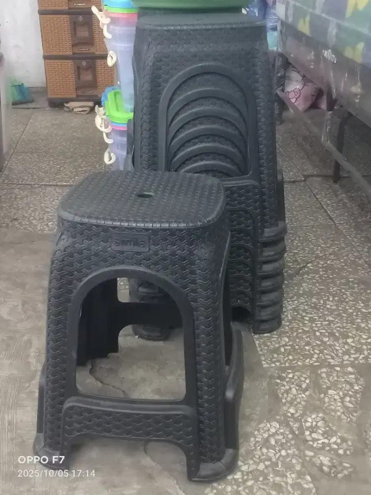 Ngabisin stok dikarnakn toko mau tutup