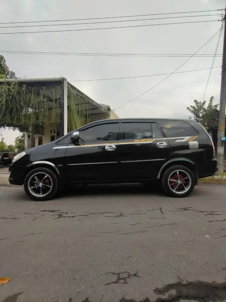 Innova 2.0 G M/T 2008