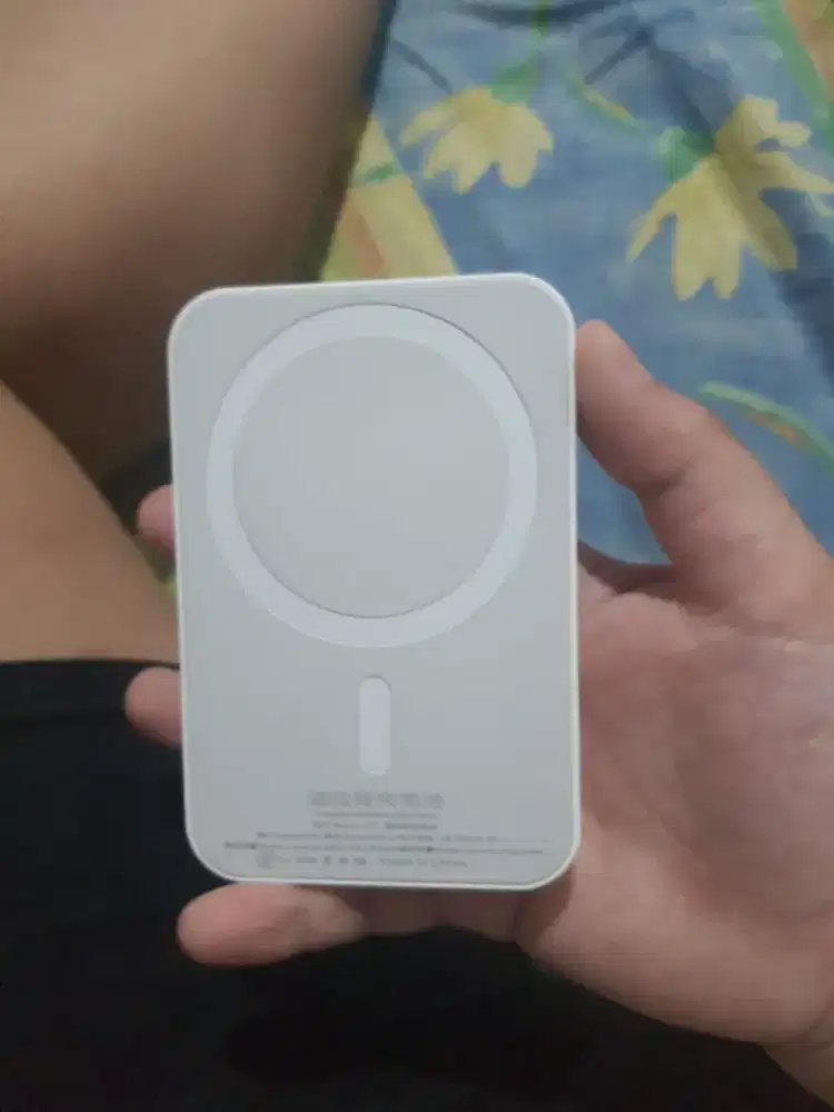 Power bank wireless untuk iphone