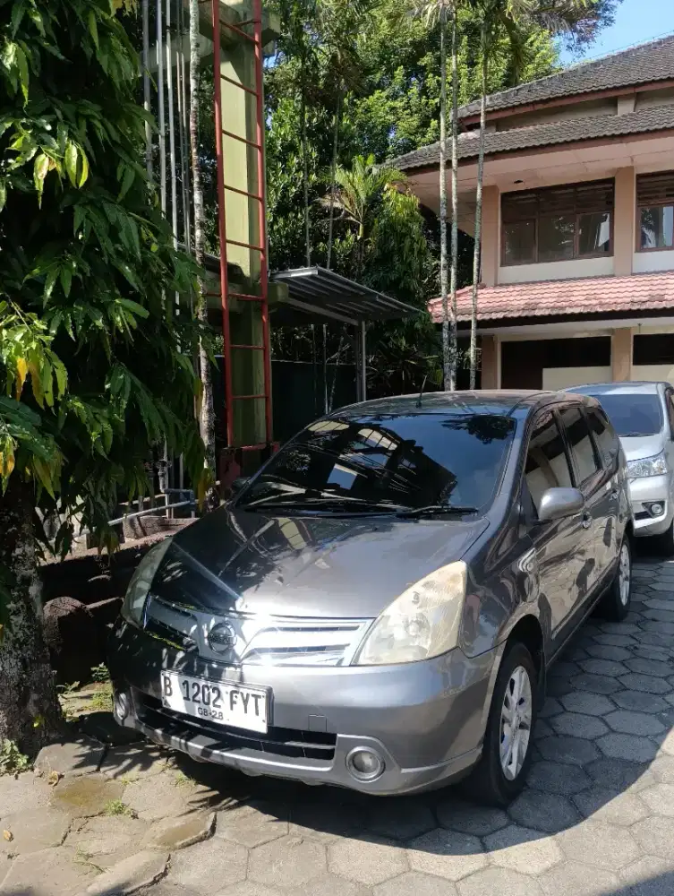 JUAL BU, Nissan Grand Livina 2011