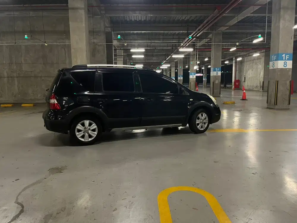 Nissan Livina 2011 Bensin
