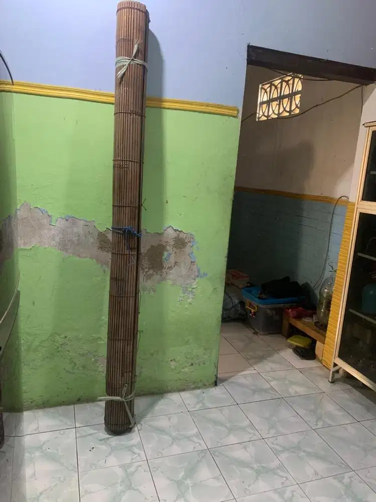 tirai bambu bekas