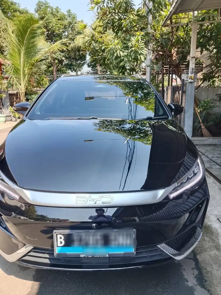 BYD M6 Superior 7 Seater