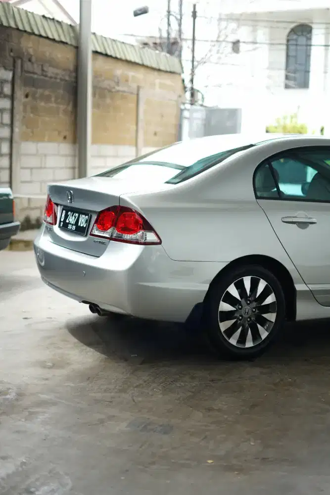 Honda Civic FD 1.8 tahun 2010 Silver Low KM