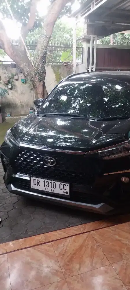 Toyota avanza velos