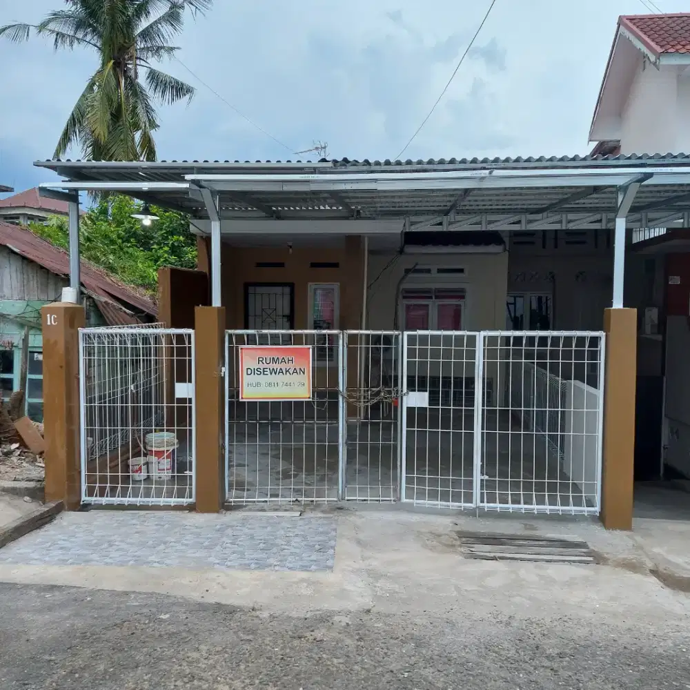 Disewakan rumah  tingkat