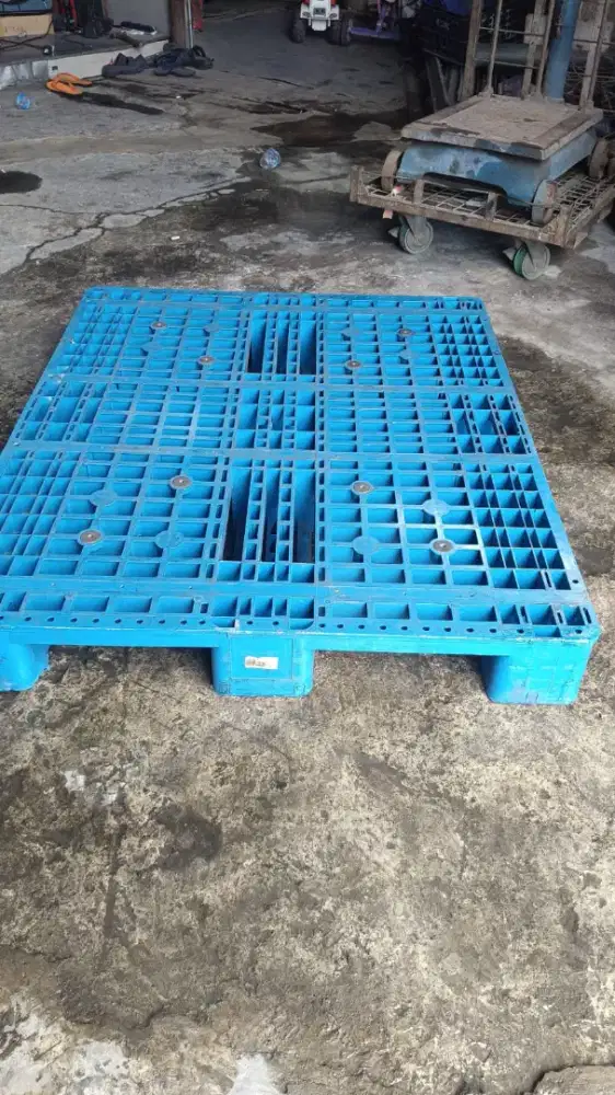 Palet palet plastik ukuran 120x100x15