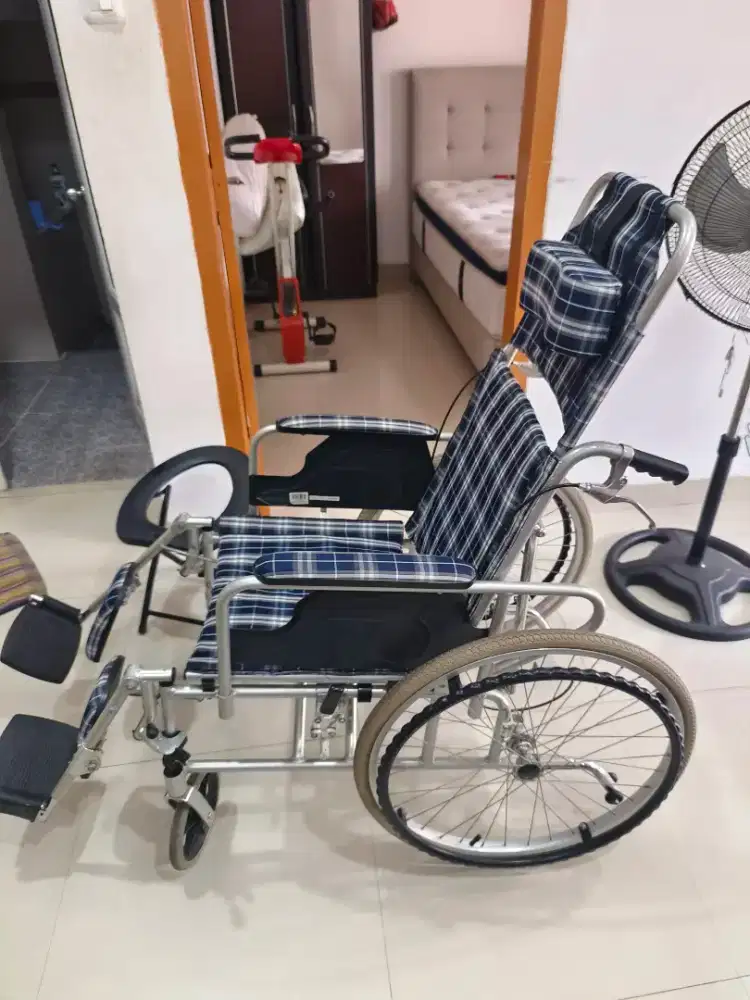 Kursi roda merk krisbow