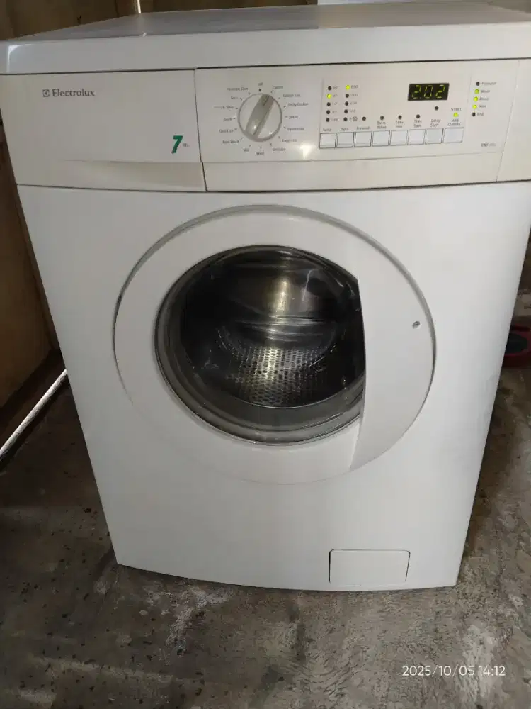 Mesin cuci Electrolux front loading