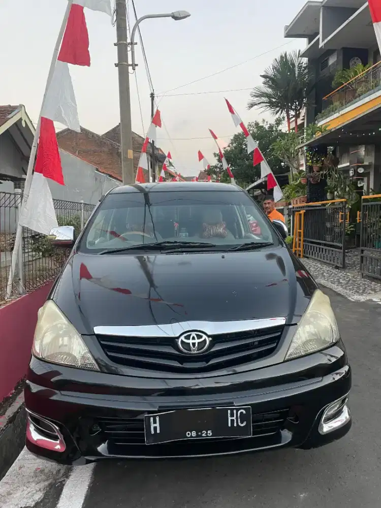 DIJUAL TOYOTA INNOVA 2.0 G HITAM 2011 TERAWAT