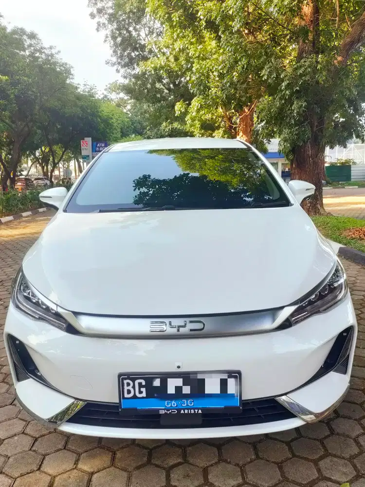 BYD M6 Standar A/T 2025 Listrik