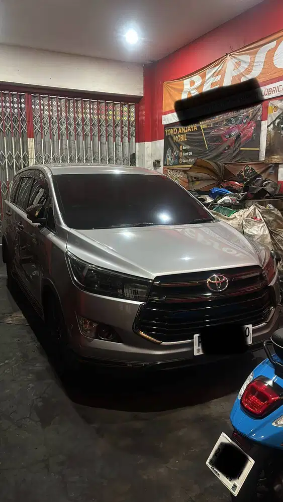 INNOVA VENTURER  DIESEL MATIC (2019)