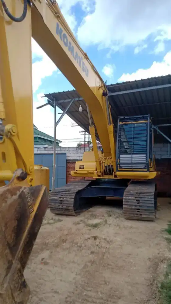 Excavator Komatsu PC 200-8mo