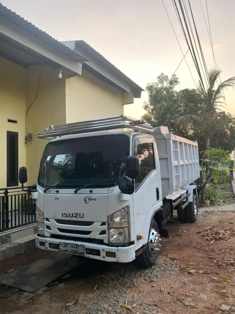 Mobil Truk Isuzu NMR71 siap pakai